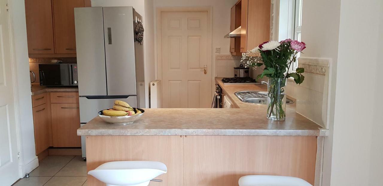 Home2Home Meadow Close East Kilbride Bagian luar foto
