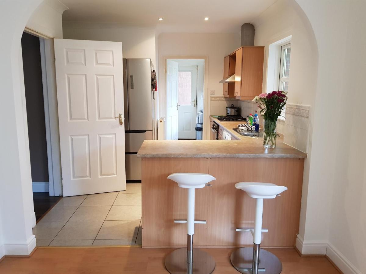 Home2Home Meadow Close East Kilbride Bagian luar foto