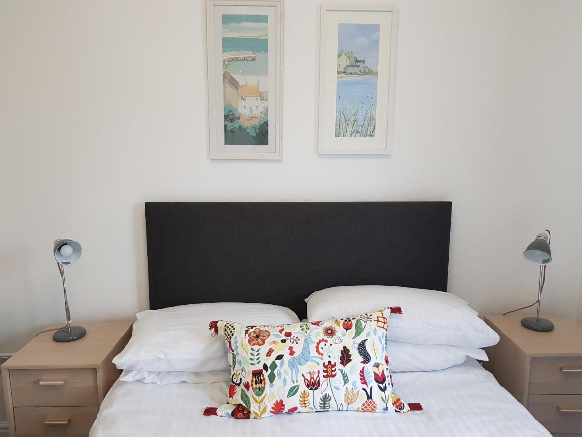 Home2Home Meadow Close East Kilbride Bagian luar foto